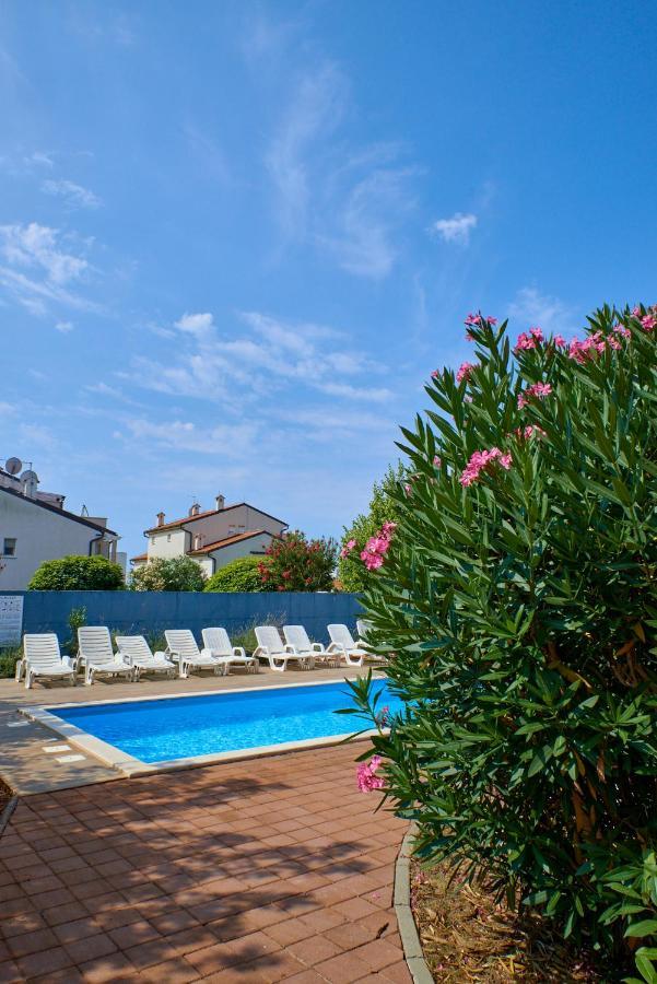 Cittanova Boutique Apartment Con Piscina Новиград Екстериор снимка