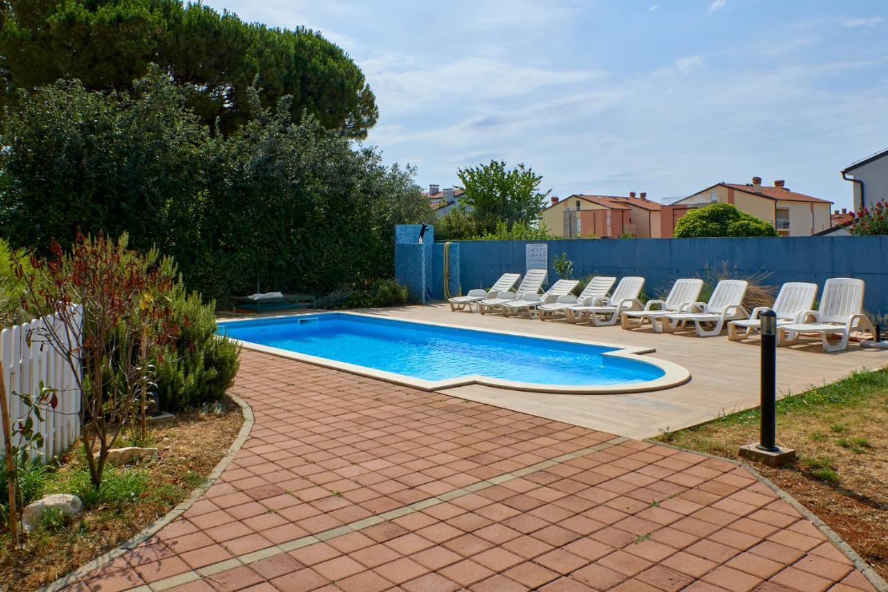 Cittanova Boutique Apartment Con Piscina Новиград Екстериор снимка