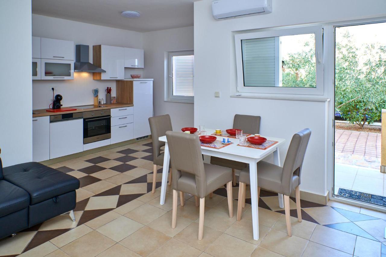 Cittanova Boutique Apartment Con Piscina Новиград Екстериор снимка